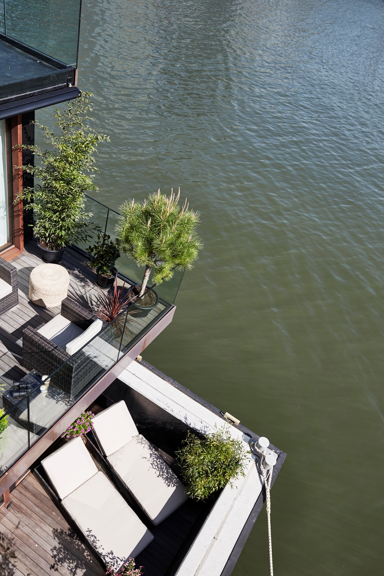 Floating home by Dirkmarine / House on Water Ltd. - concrete hull HUBB®